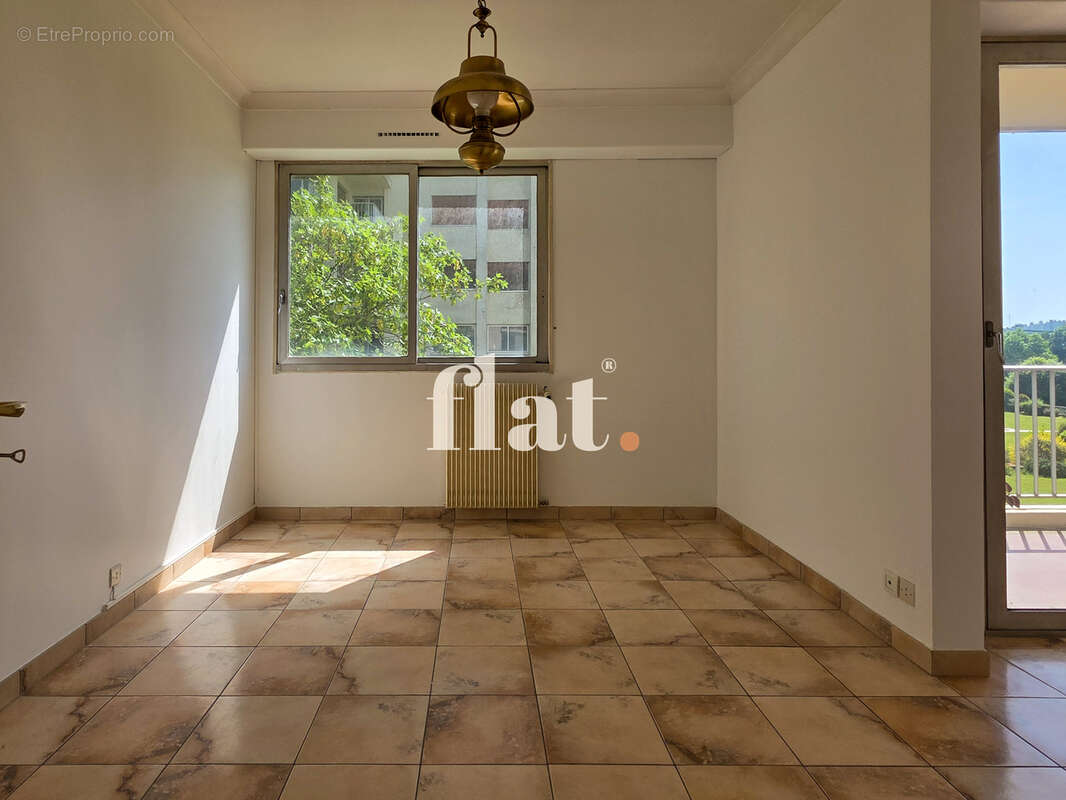Appartement à SAINT-SEBASTIEN-SUR-LOIRE