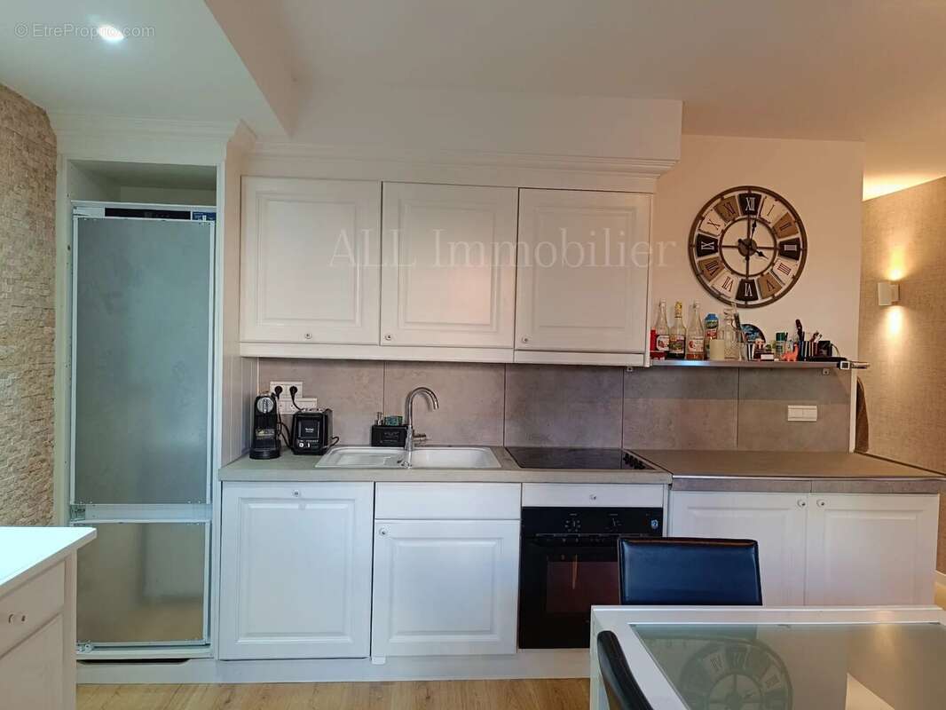 Appartement à LA MOLE