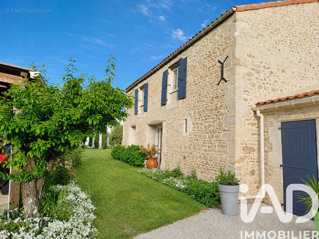 Photo 1 - Maison à TRIAIZE