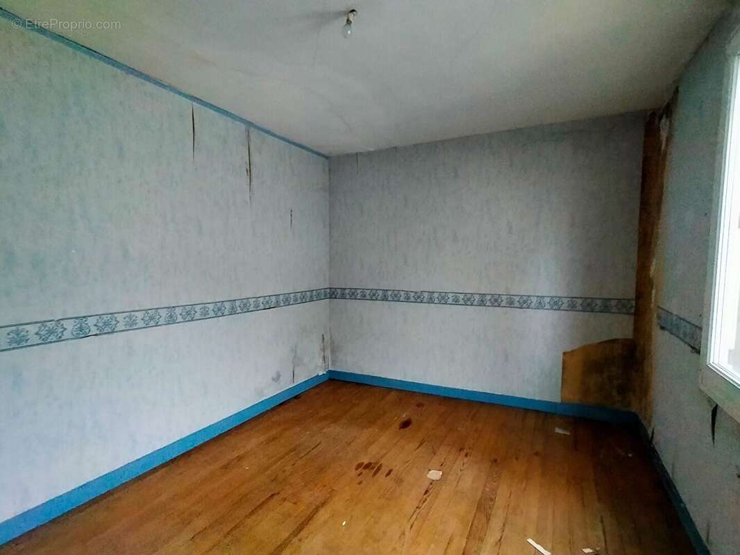 Maison à VILLAINES-LA-JUHEL