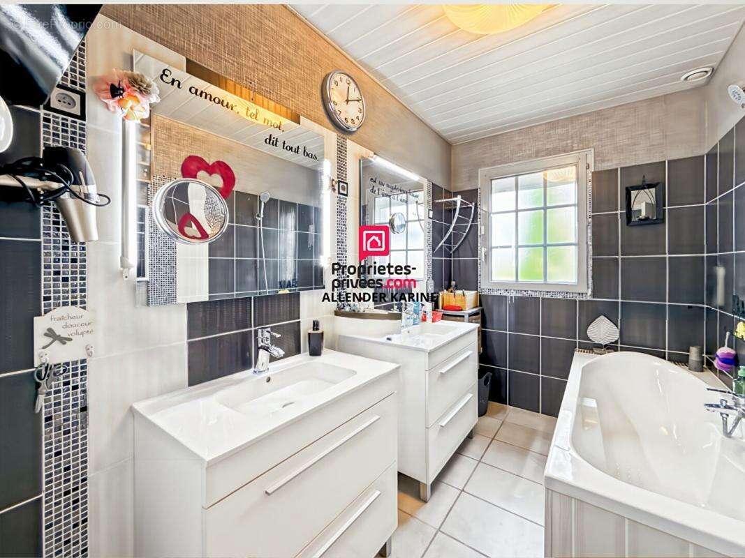 Maison à THORIGNY-SUR-OREUSE