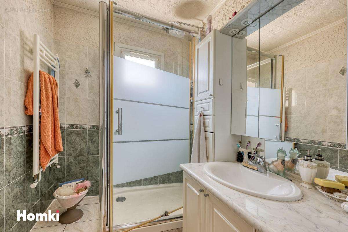 Appartement T4 de 71 m2 à Le Pradet 83220, Rue Eugène Fromentin - photo 9