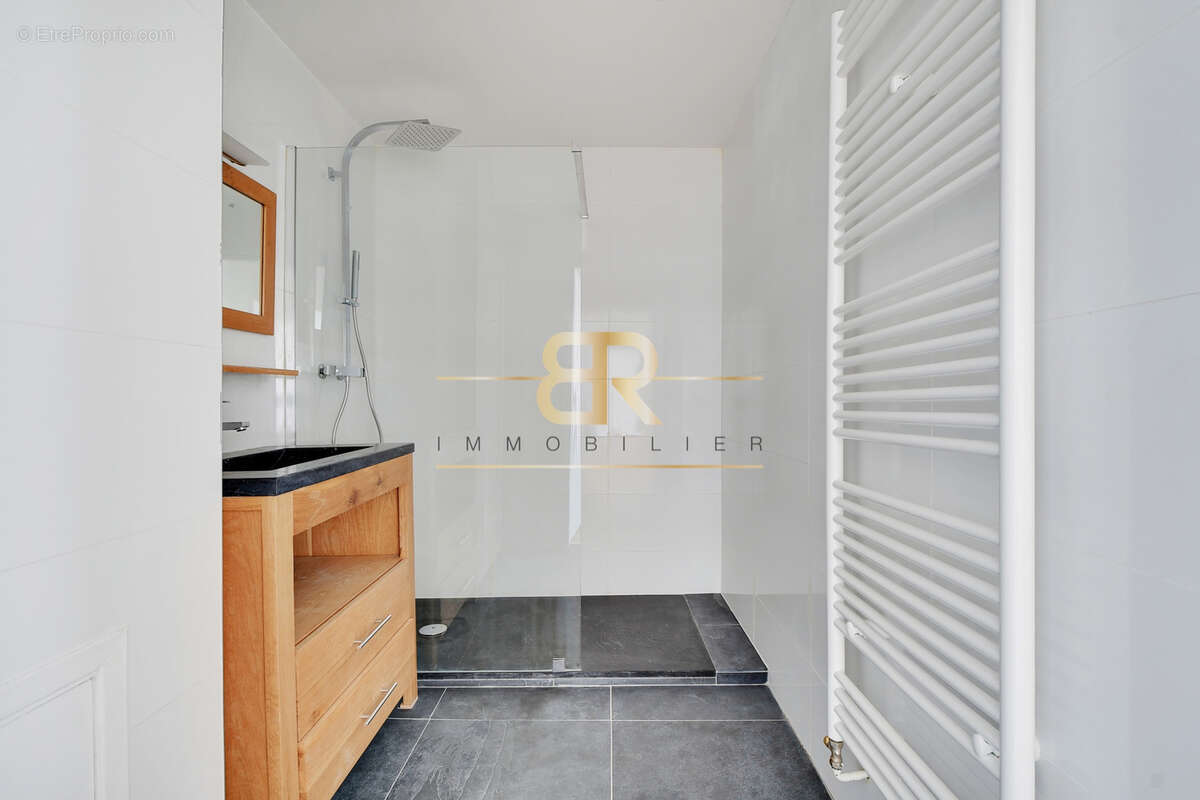 Appartement à SURESNES