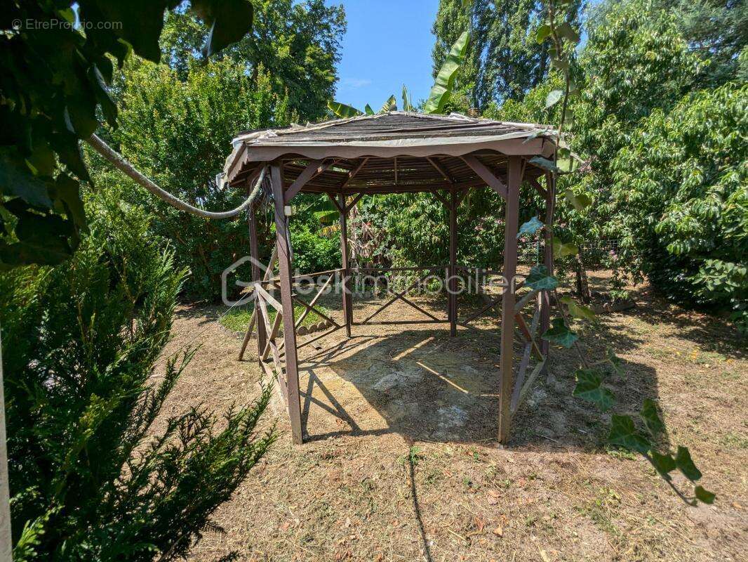 2 Maisons    proche St Emilion      de 150 m2 et 100m2                180000€        St Pey D'armens - photo 29