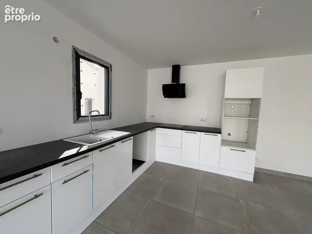 Première couronne de Béziers  Petite villa T4 de plain-pied réalisée en 2025 - photo 4