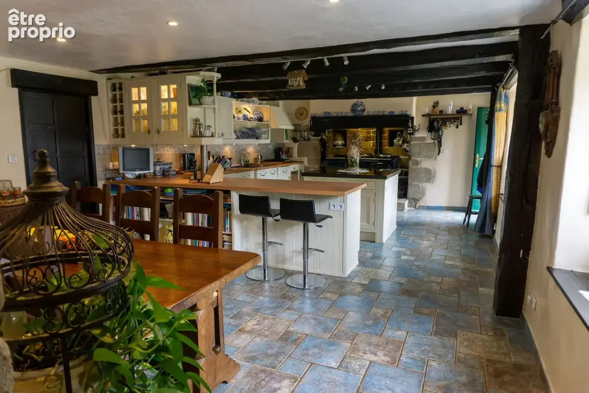 Propriété de caractère en Bretagne avec grand gîte, piscine et 1,6 hectare  résidence principale et potentiel de revenus près d - photo 8