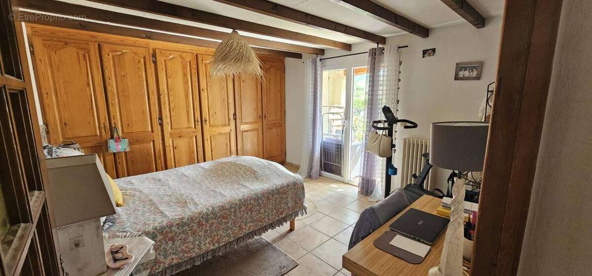 Maison à ROQUEBRUNE-SUR-ARGENS