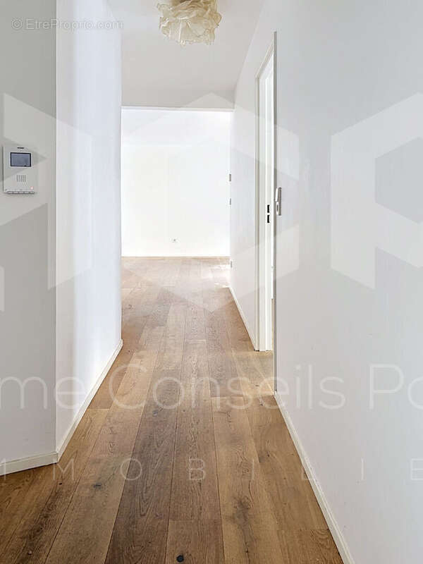Appartement à PARIS-14E