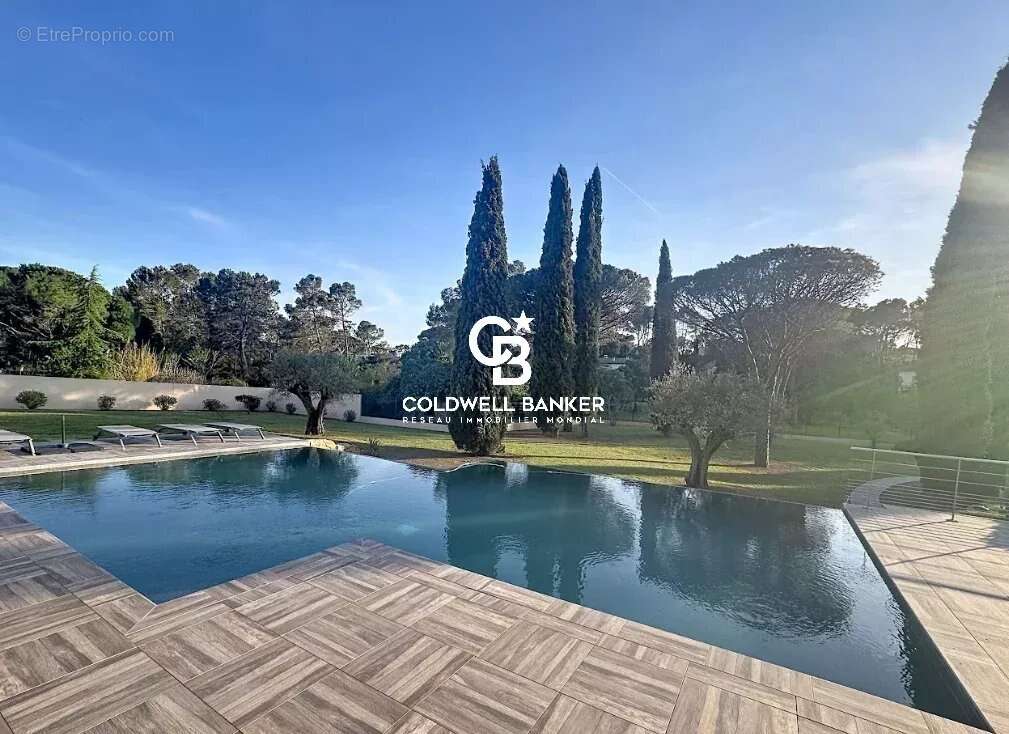 Maison à PUGET-SUR-ARGENS