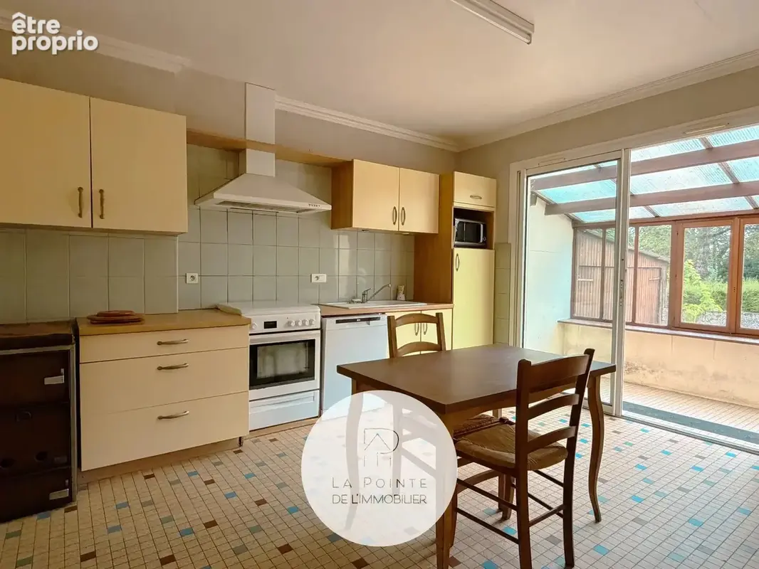 Maison à moderniser avec vaste terrain de plus de 2 600 m² - photo 4