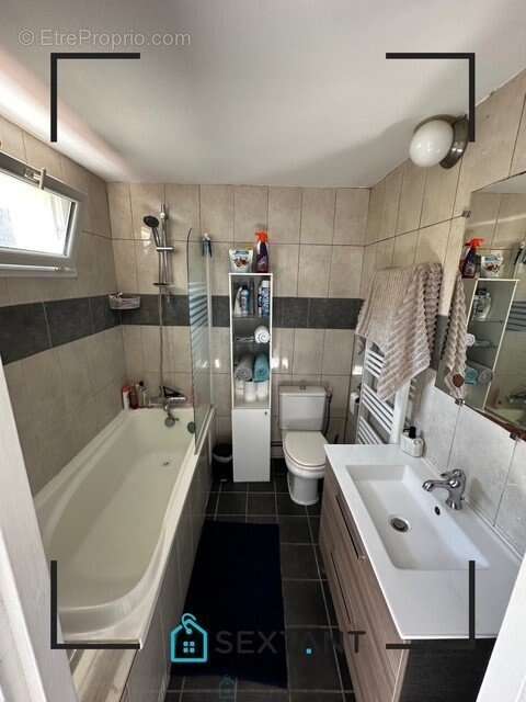 Maison à SAINT-ETIENNE-DU-ROUVRAY