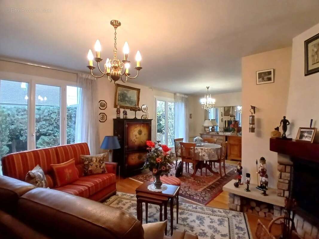 Maison à SARTROUVILLE