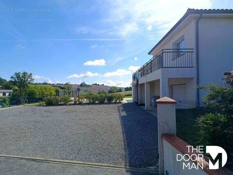 Maison à MAUZAC