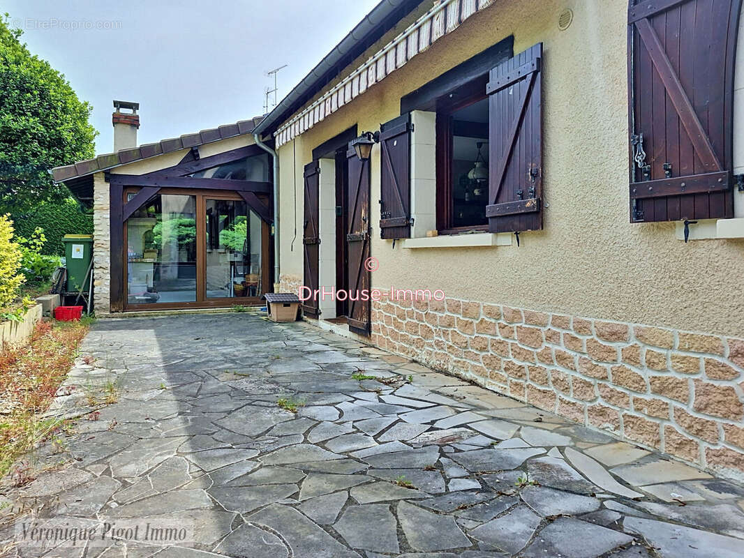 Maison à BEYNES