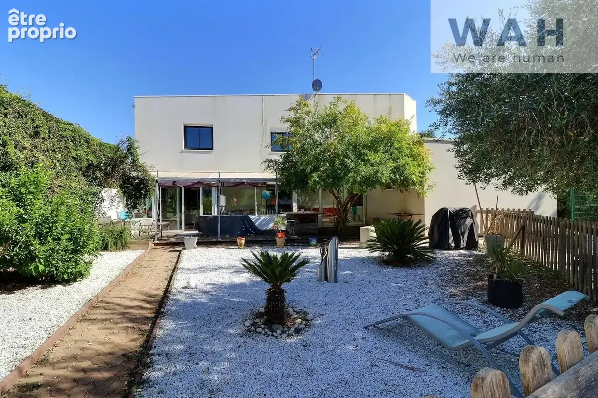 MAUGUIO   Maison 371 m2   Terrain 1100 m2   2 logements   Fo - photo 2
