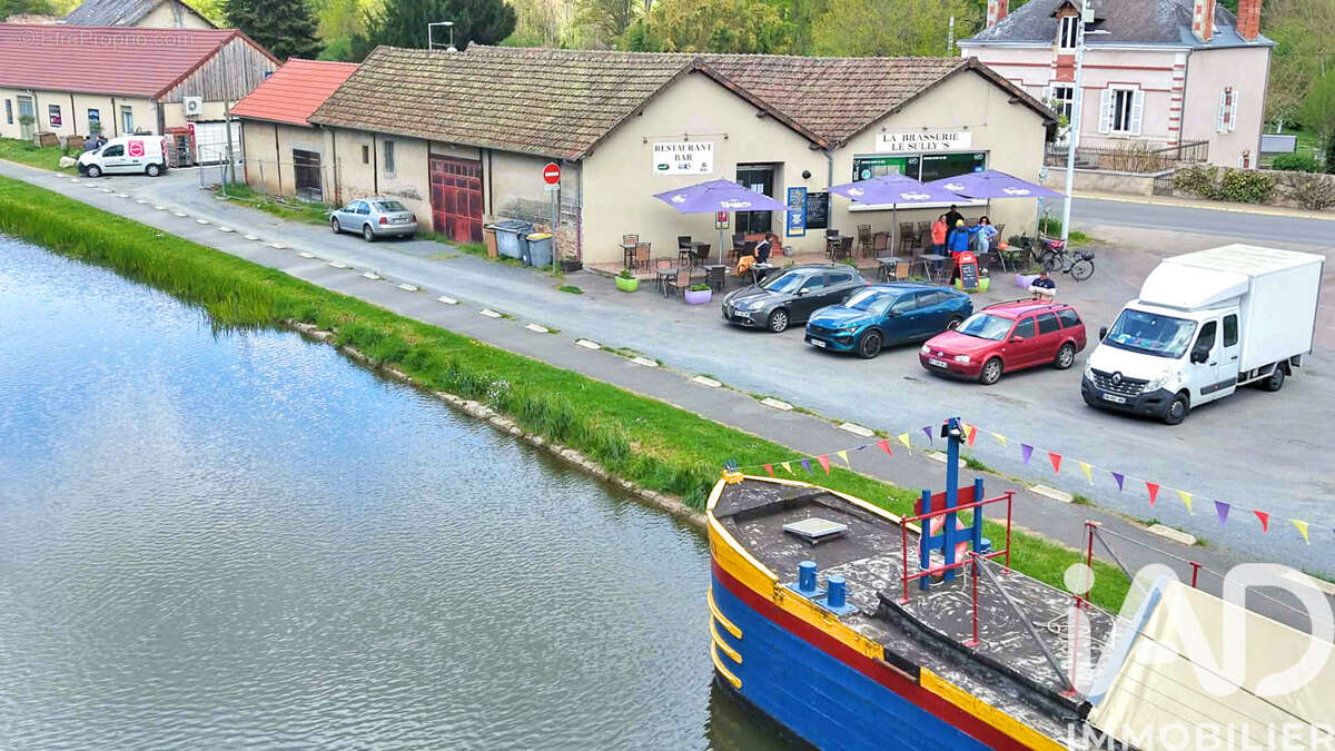Photo 3 - Commerce à VALLON-EN-SULLY