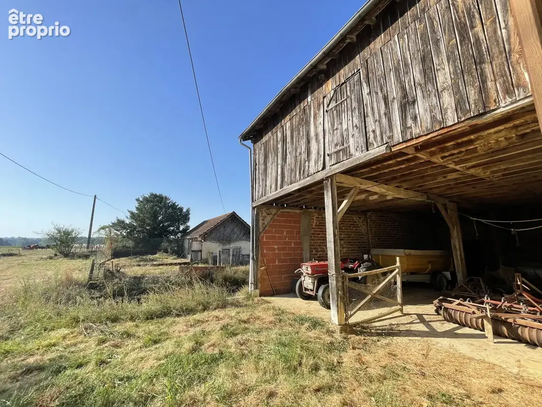 Maison a renover avec dependances sur 10ha  de terrain - photo 20