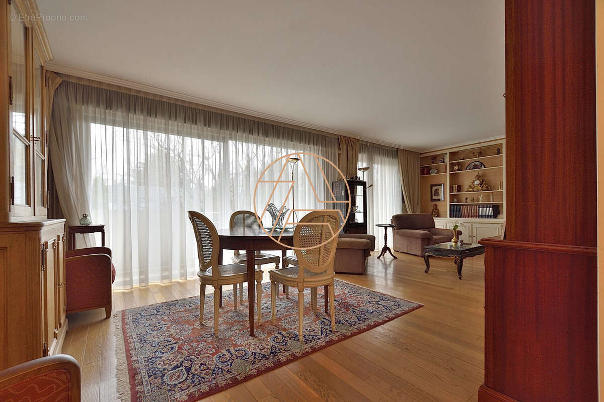 Appartement à SAINT-MAUR-DES-FOSSES