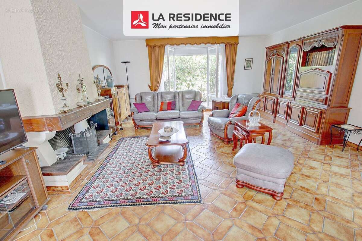 Maison 135 m² à Le Mesnil-Saint-Denis  - photo 5