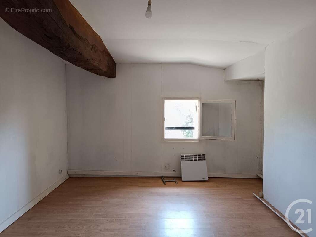 Maison 135 m² à Saint-Christophe-De-Double  - photo 5