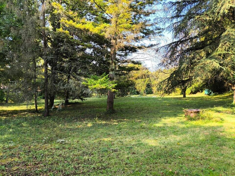 Terrain à JAVREZAC