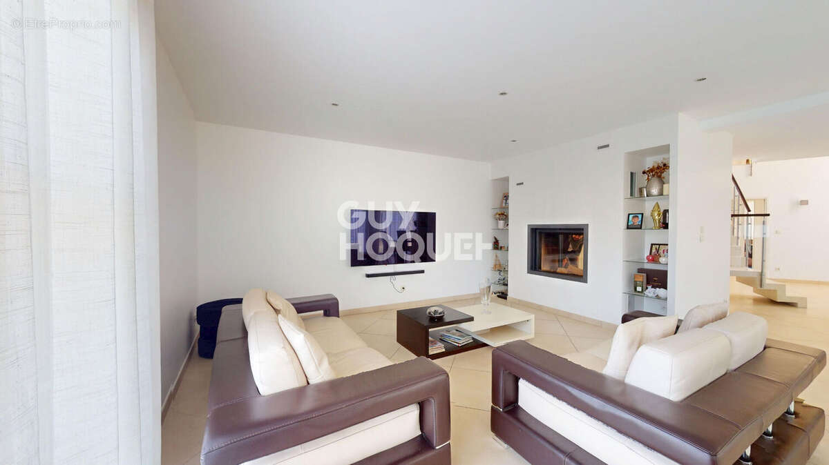 Maison à SAINT-CYR-SUR-LOIRE