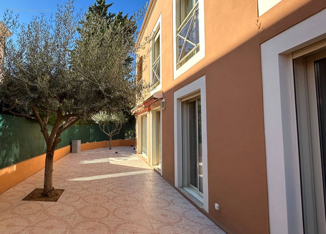 Appartement à LA VALETTE-DU-VAR
