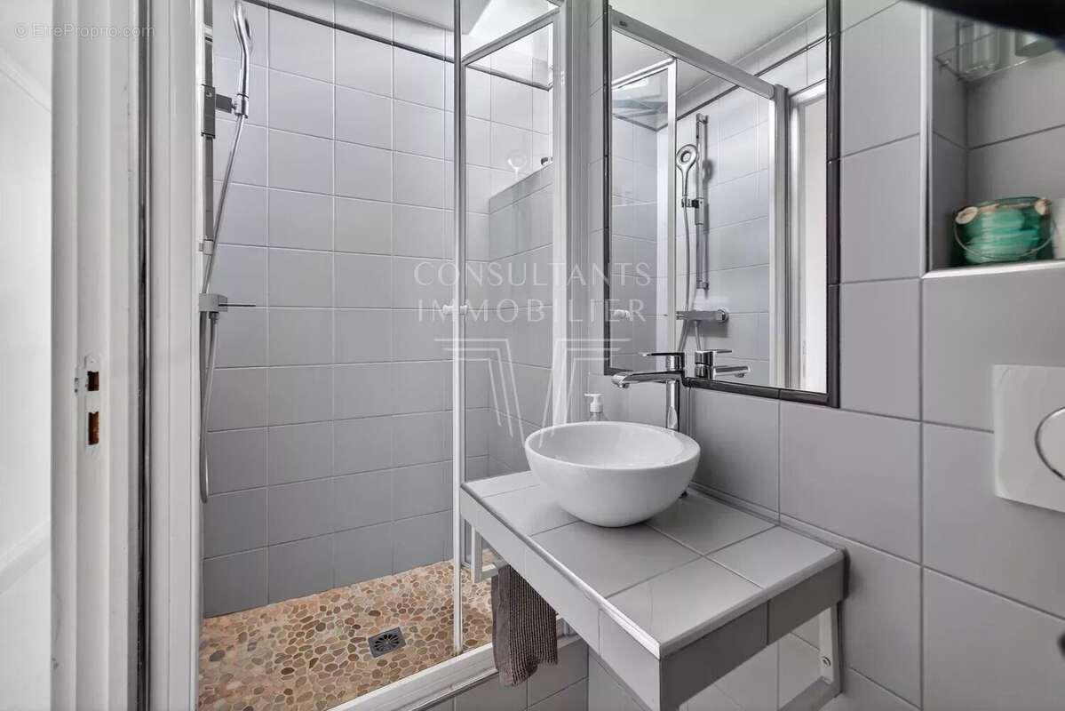 Appartement à PARIS-7E