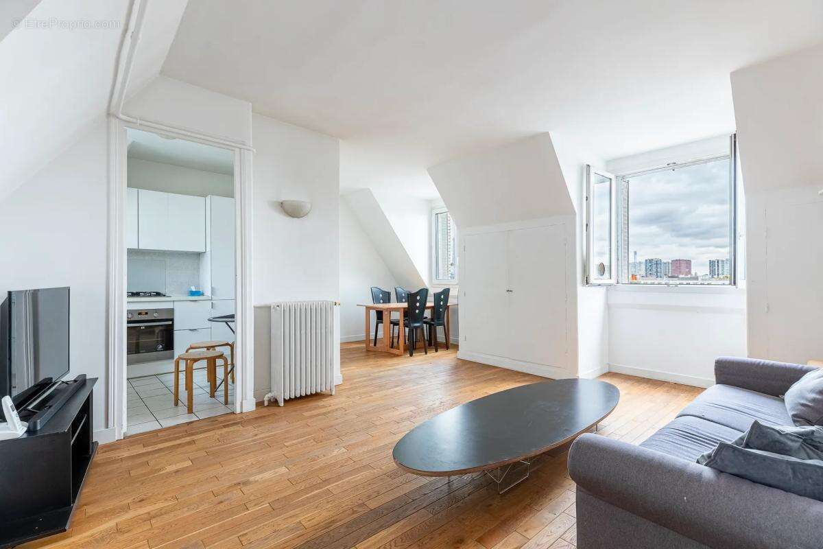 Appartement à PARIS-16E