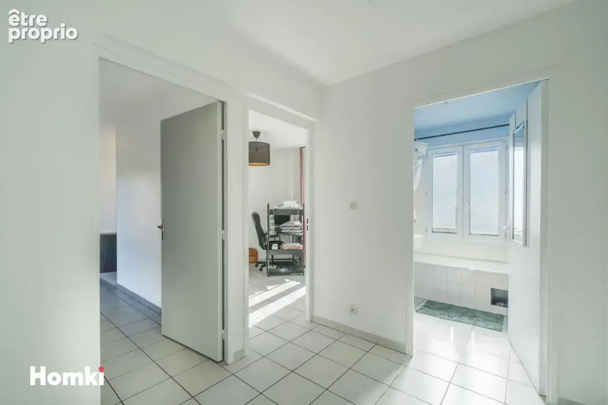 Appartement T4 de 92 m² à Montpellier 34080, Place François Mansart - photo 11