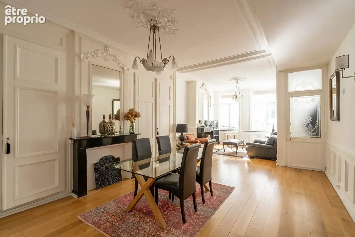 Demeure de prestige - Vieux-Lille - 230 m² - photo 2