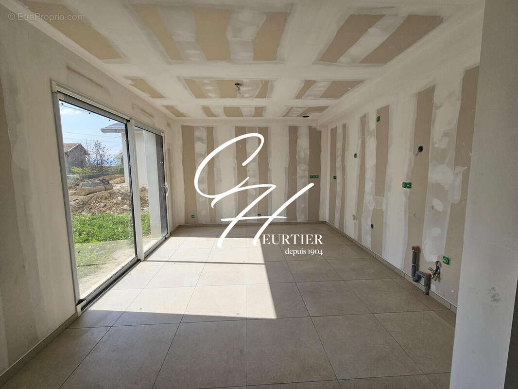 Maison 115 m² à La Buisse  - photo 3