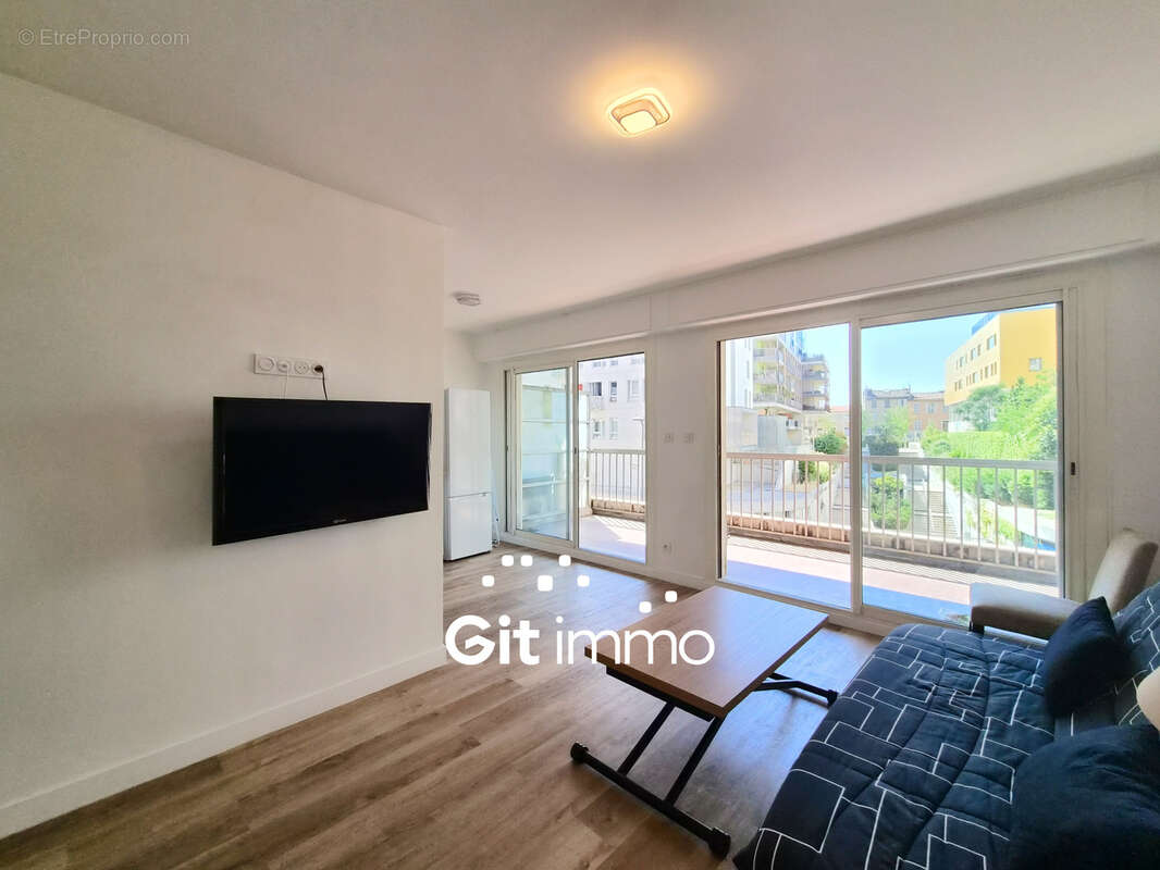 Appartement à MARSEILLE-1E