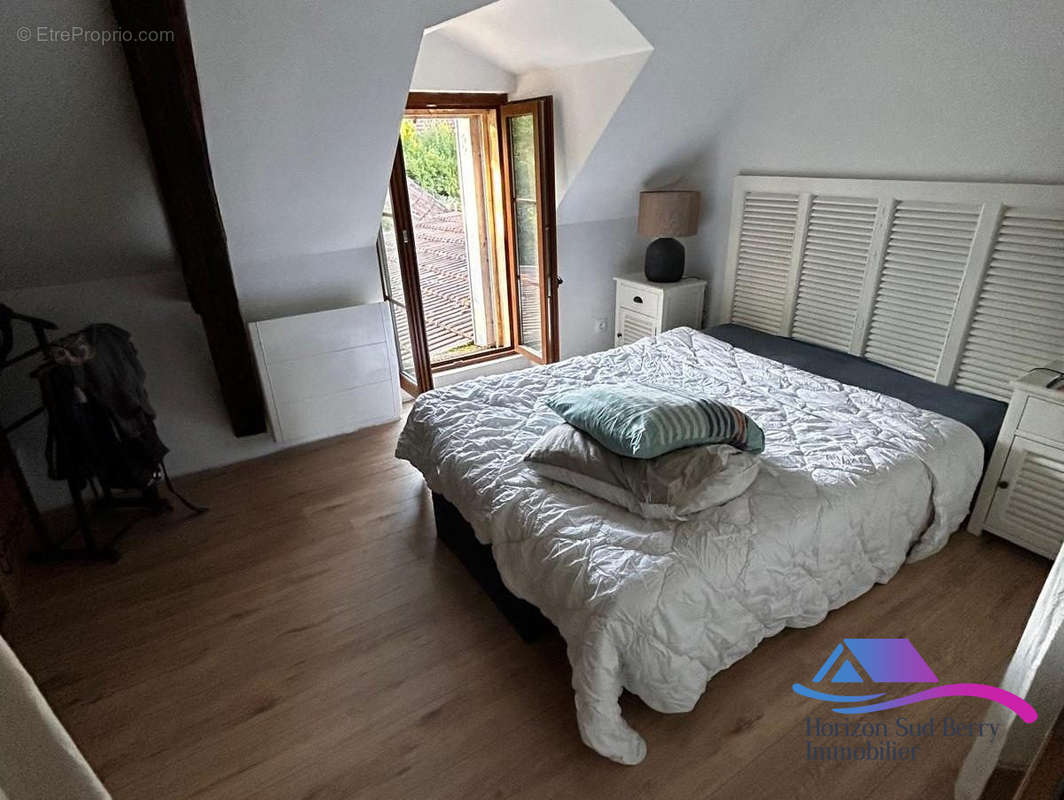 Chambre - Maison à VICQ-EXEMPLET