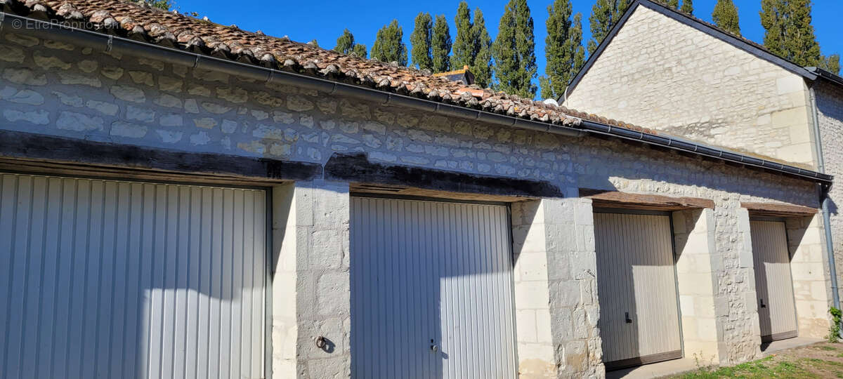 Maison à CHAMPIGNY-SUR-VEUDE