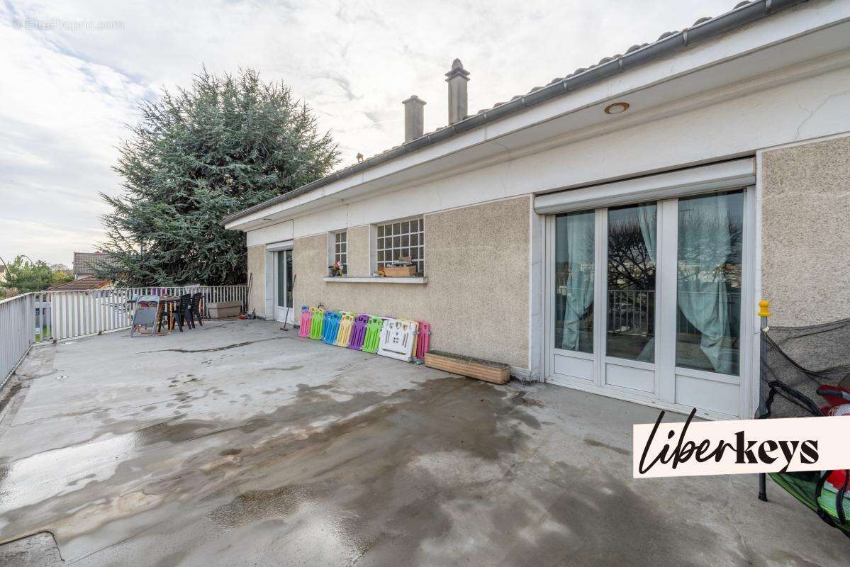 Appartement à VILLENEUVE-LE-ROI