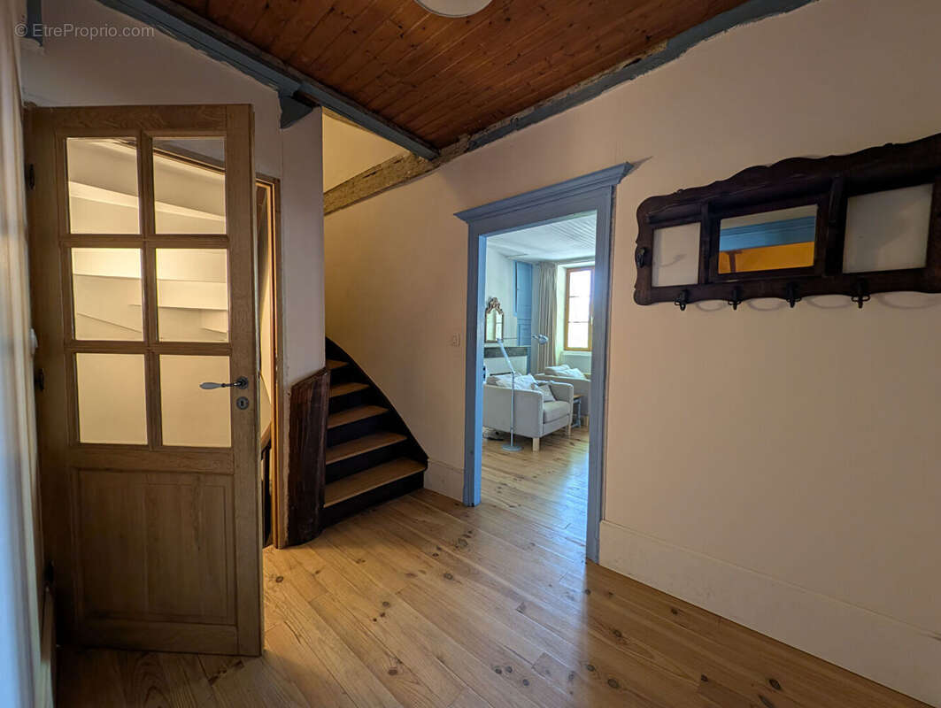 Maison avec jardin et garage, plein centre St Antonin! - photo 6