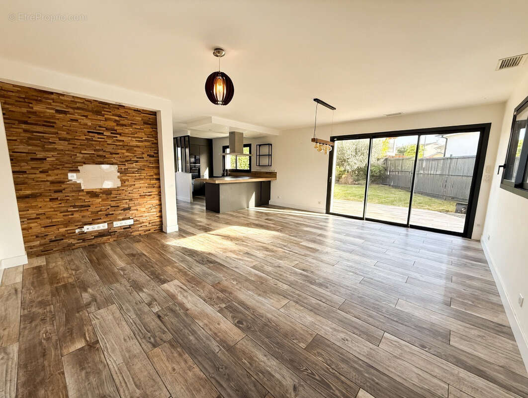 Maison à PECHBONNIEU