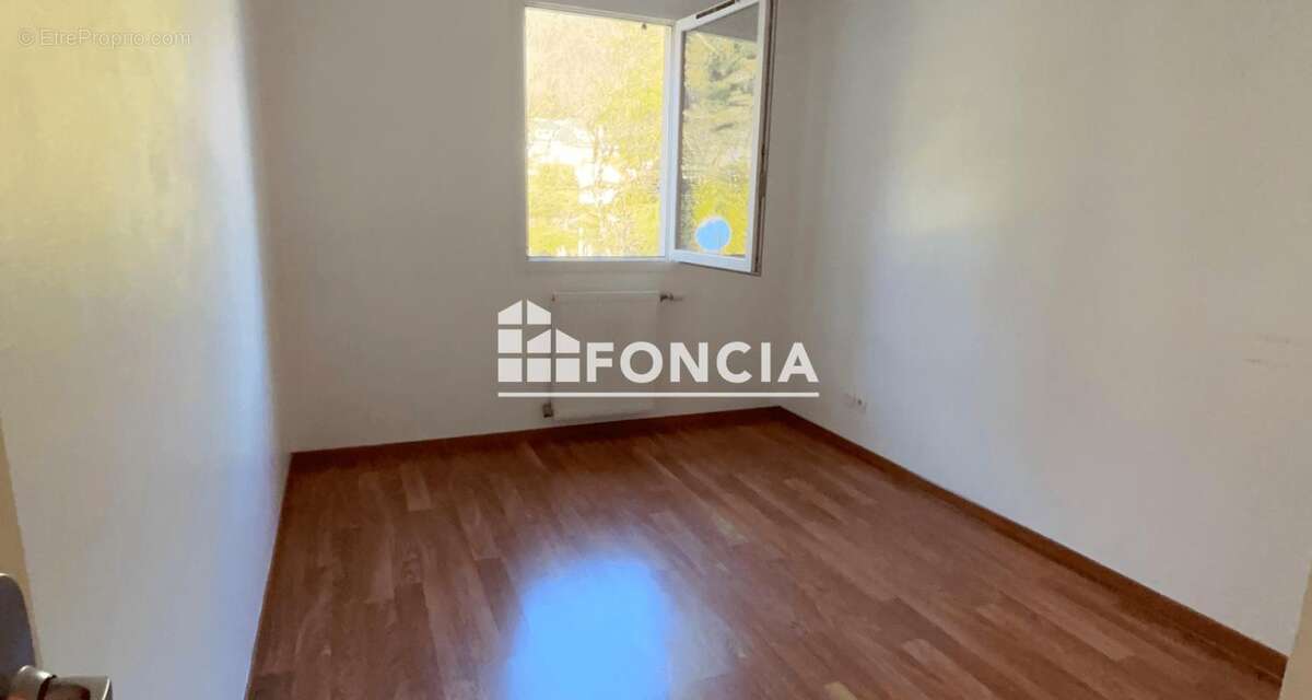 À vendre ,Spacieux T4 dans résidence recherchée avec vue exceptionnelle sur Belledonne - photo 13