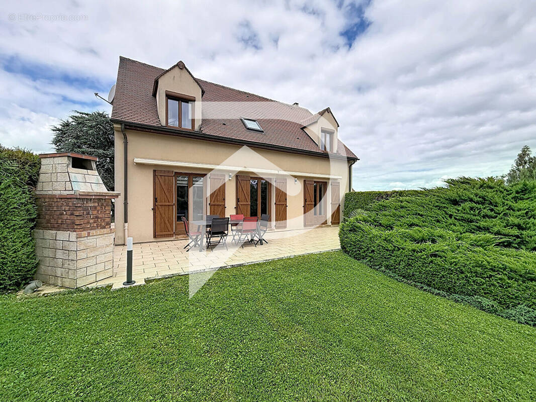 Maison à DAMMARTIN-EN-GOELE