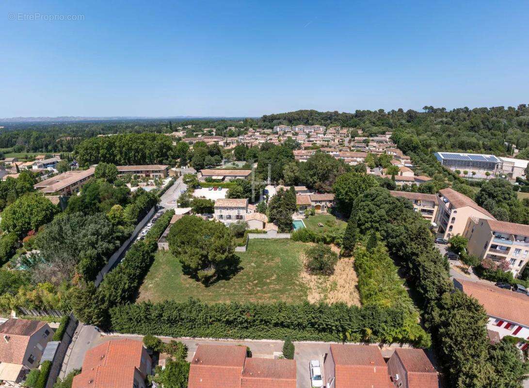 Terrain à SAINT-REMY-DE-PROVENCE