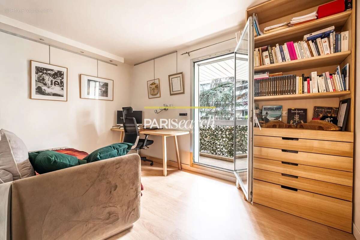 Appartement à NEUILLY-SUR-SEINE