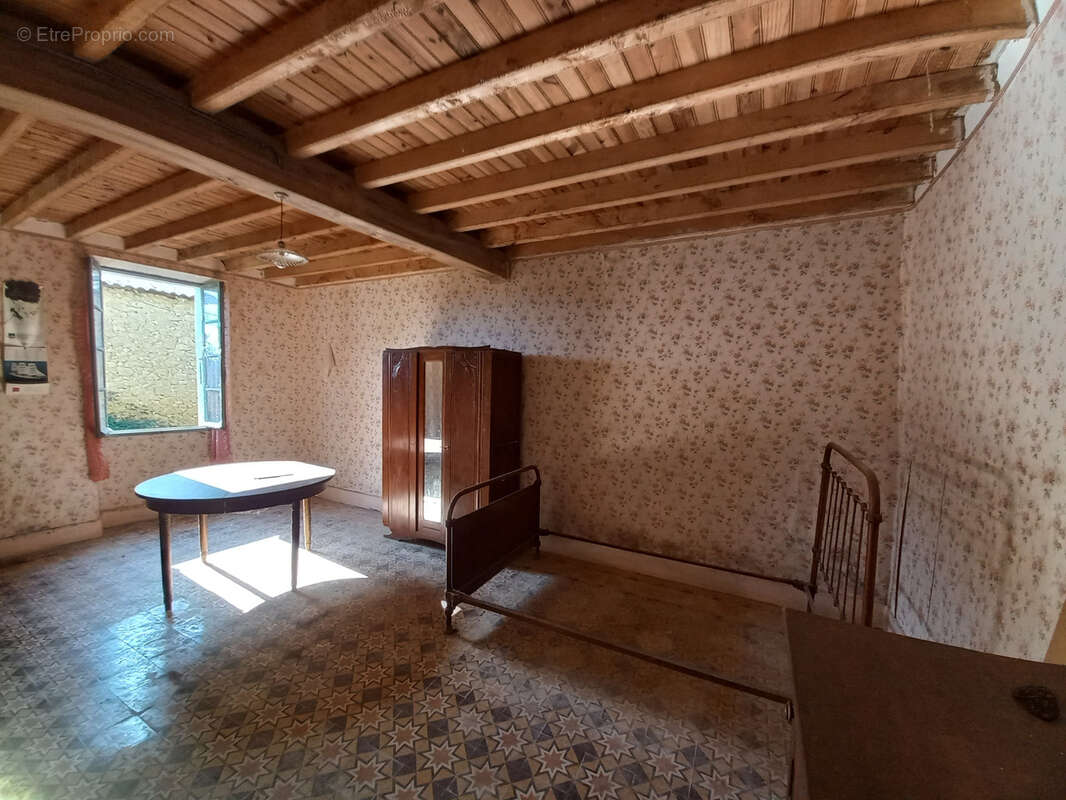 Maison à MONTESQUIOU
