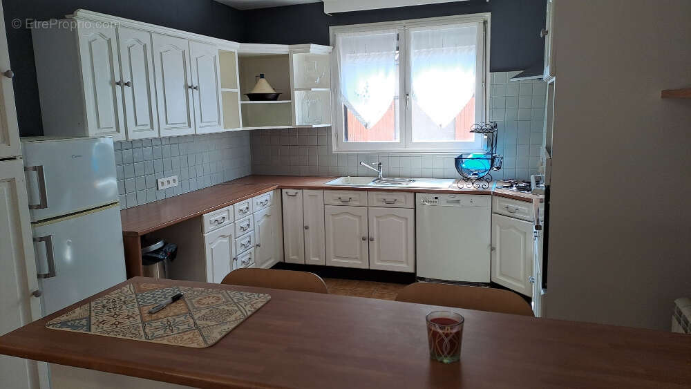 Maison à AILLANT-SUR-THOLON