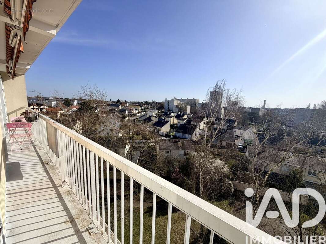 Photo 7 - Appartement à FLEURY-LES-AUBRAIS