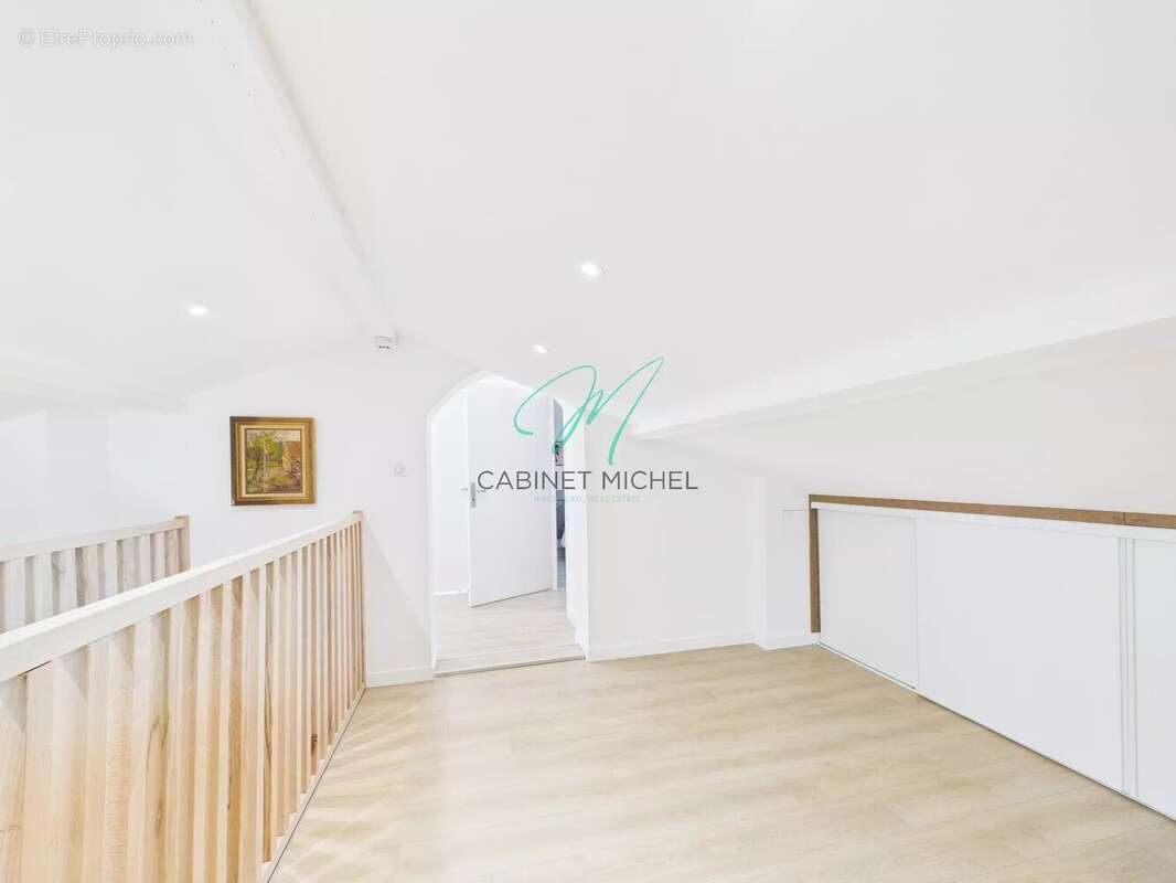 Maison à CHATEAUNEUF-GRASSE