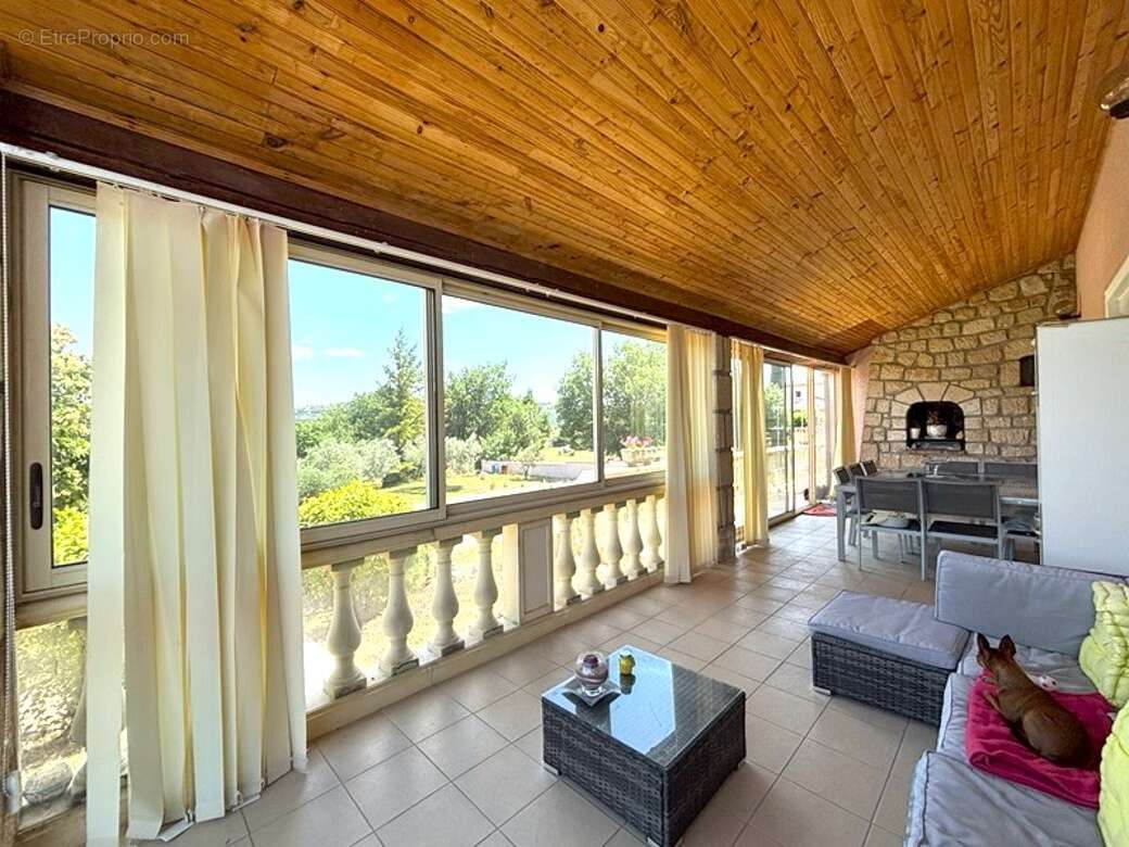 Maison à SAINT-ETIENNE-DE-FONTBELLON