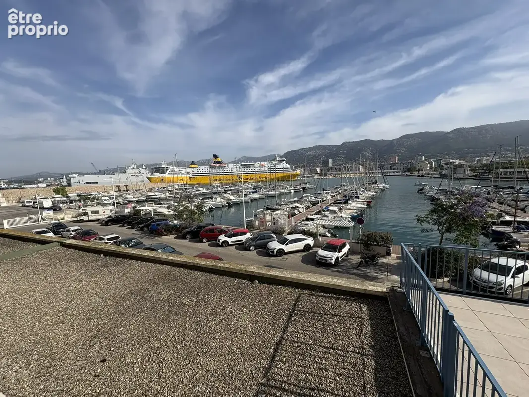 T2 44 m2, vue mer, ascenseur, parking, cave - Le Port Marchand - photo 6