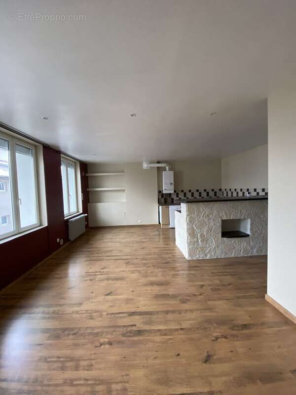 Appartement à SAINT-ETIENNE