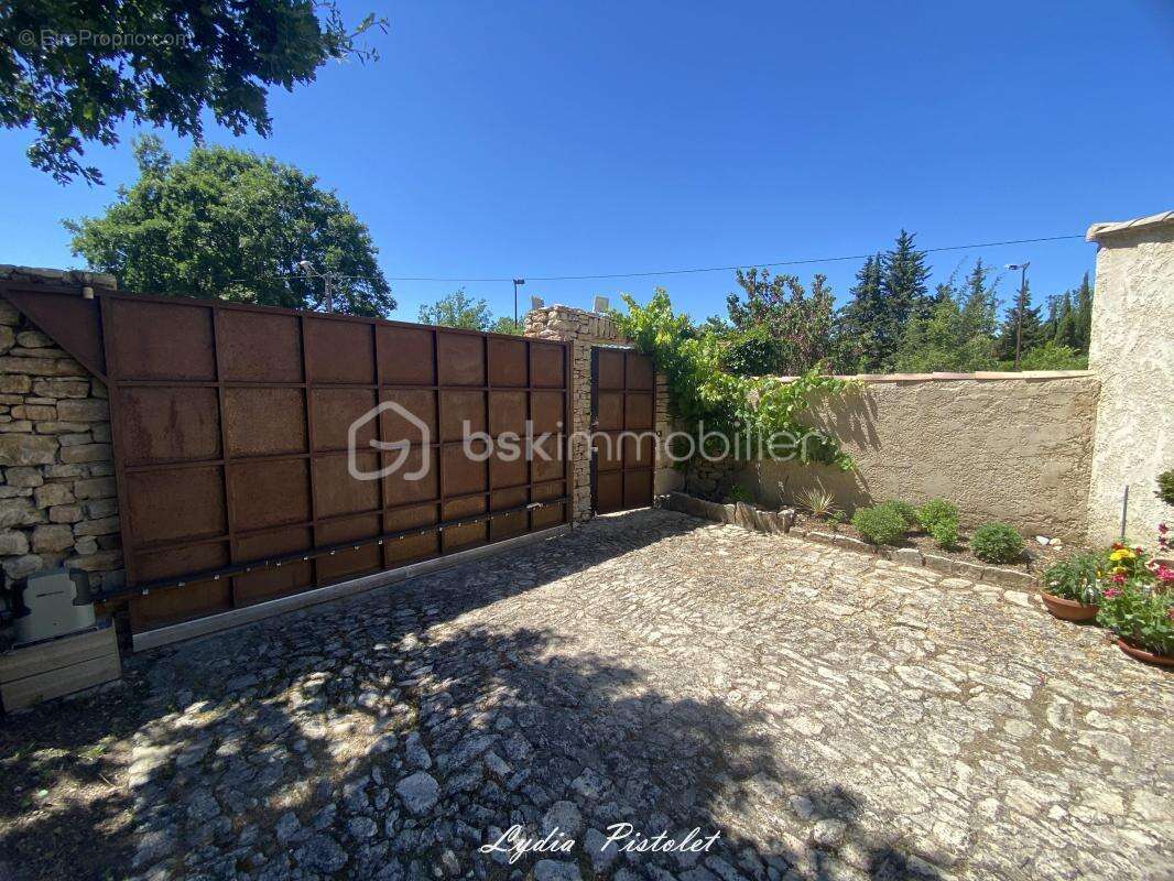 NOUVEAU - EN EXCLUSIVITÉ À Apt en Luberon (84400) - Une maison récente au charme authentique de la Provence - photo 5